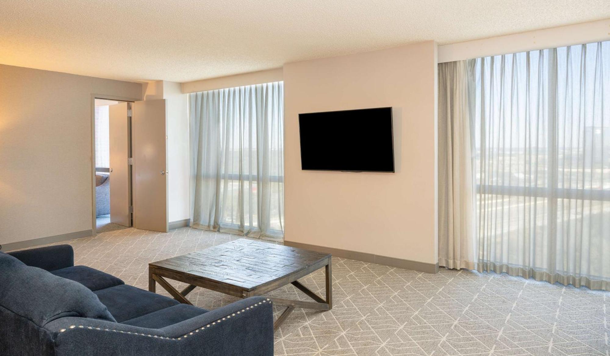 Hotel Hilton Dallas 4*