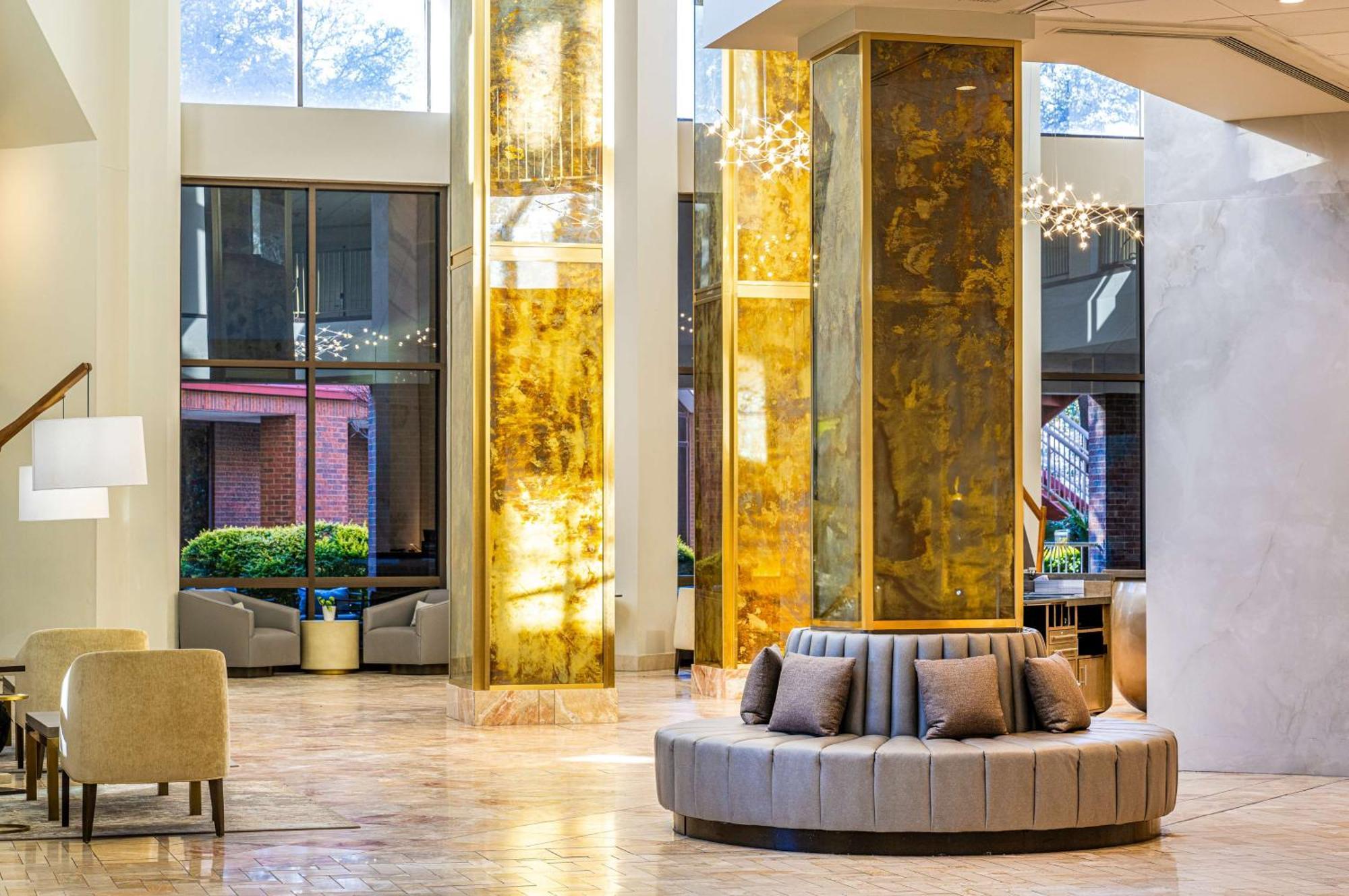 Hilton Dallas 4*